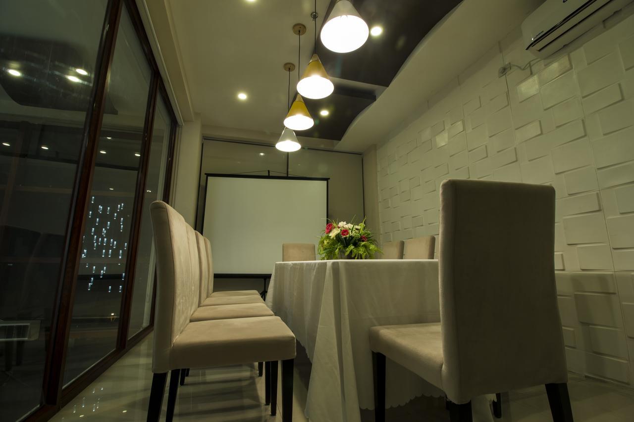 Baypark Hotel Calbayog Extérieur photo